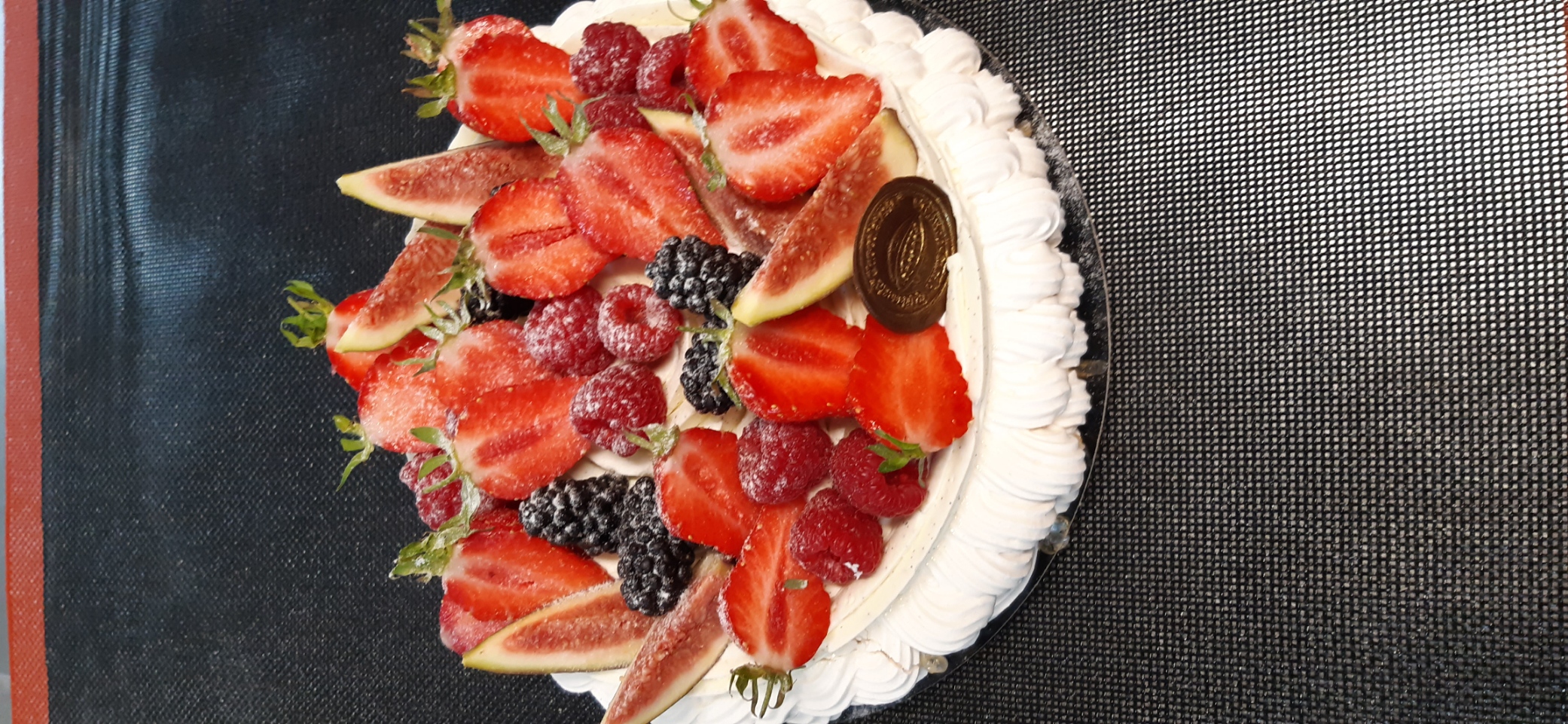Pavlova fruits de saison