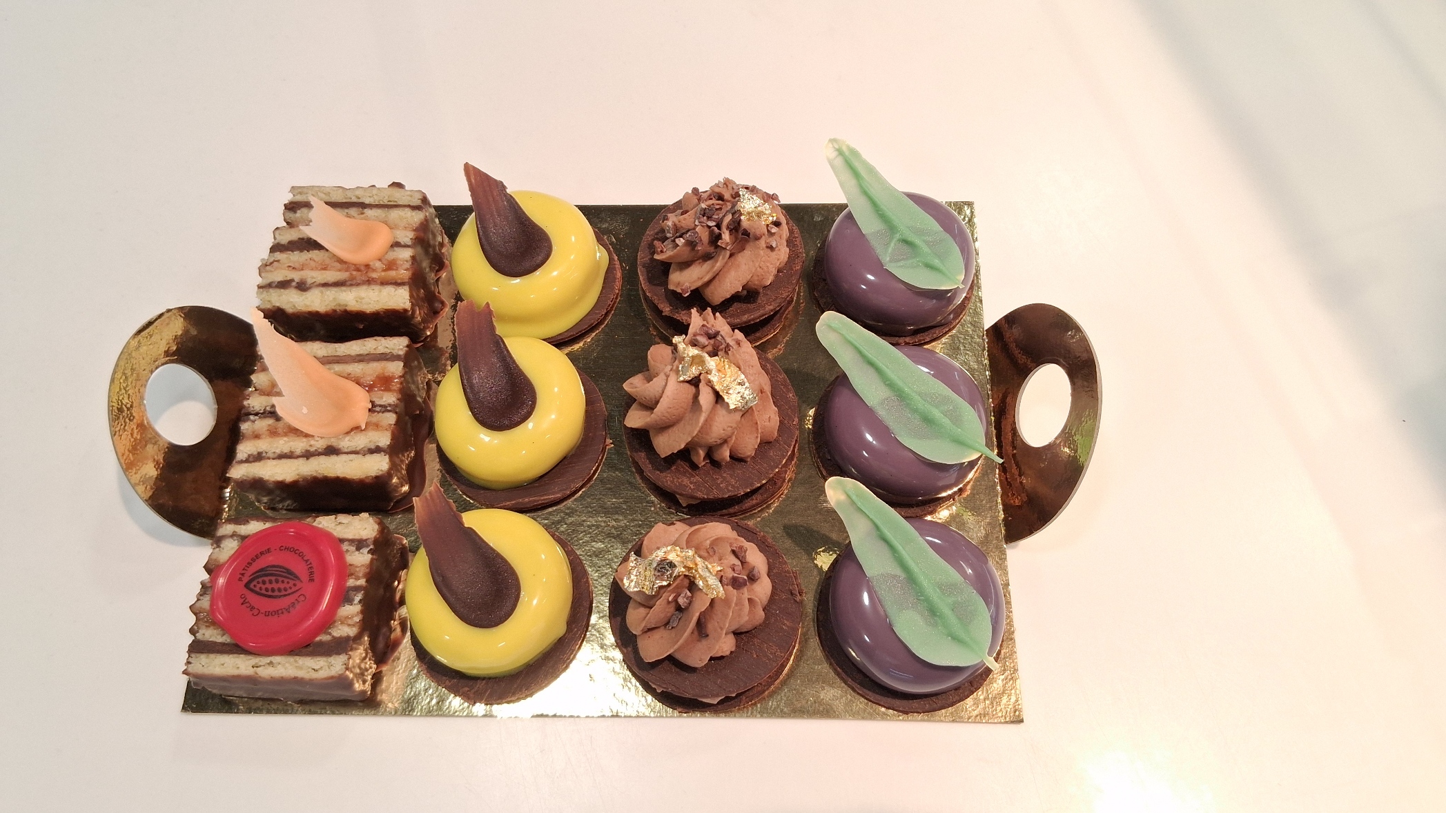 Plateau de petit four (variété variable) sur réservation