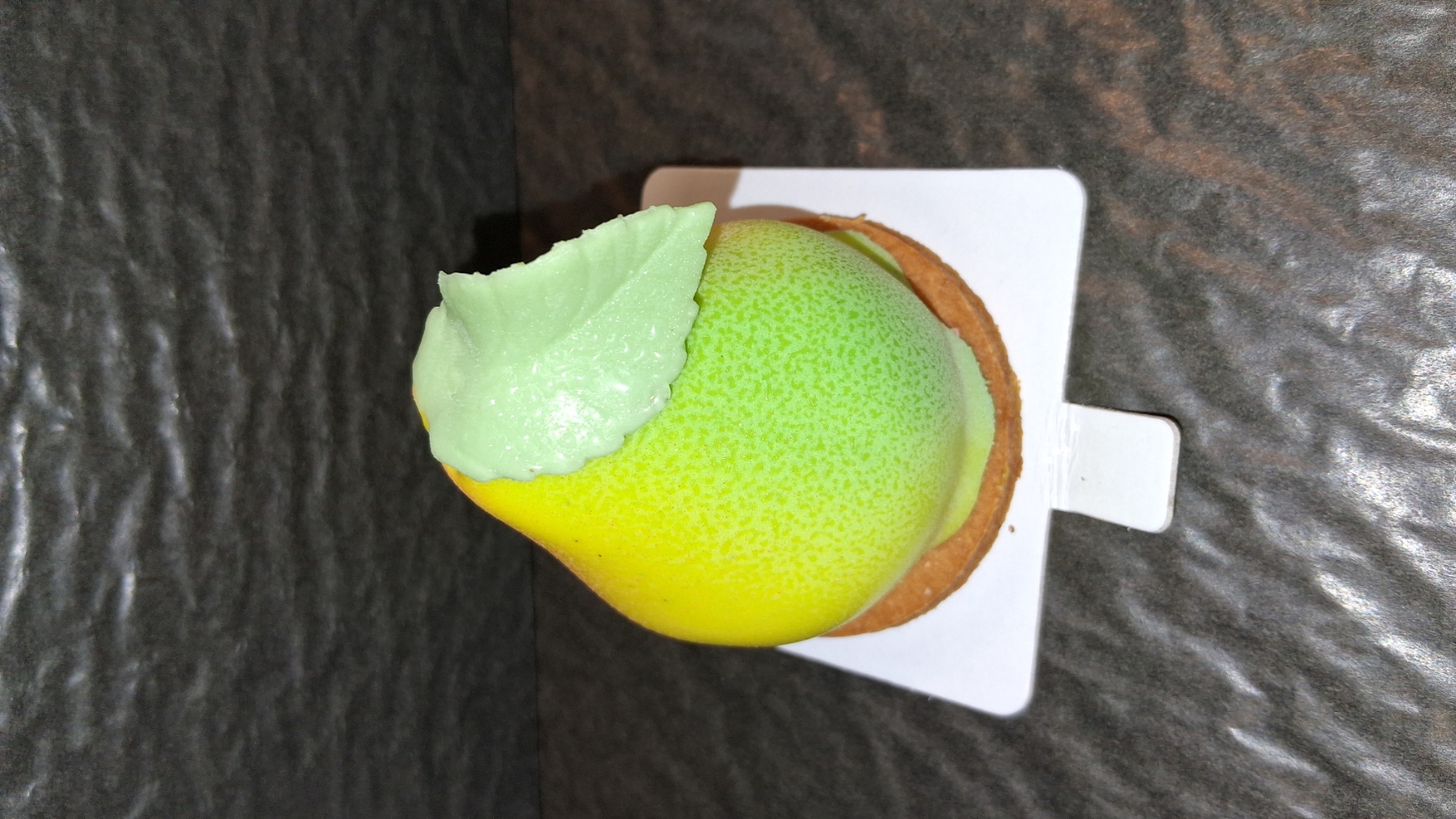 Poire: Mousse vanille de Gouadeloupe, insert poire façon tatin